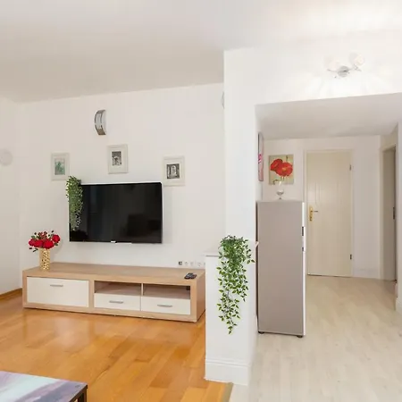 House Serenity Nijvice